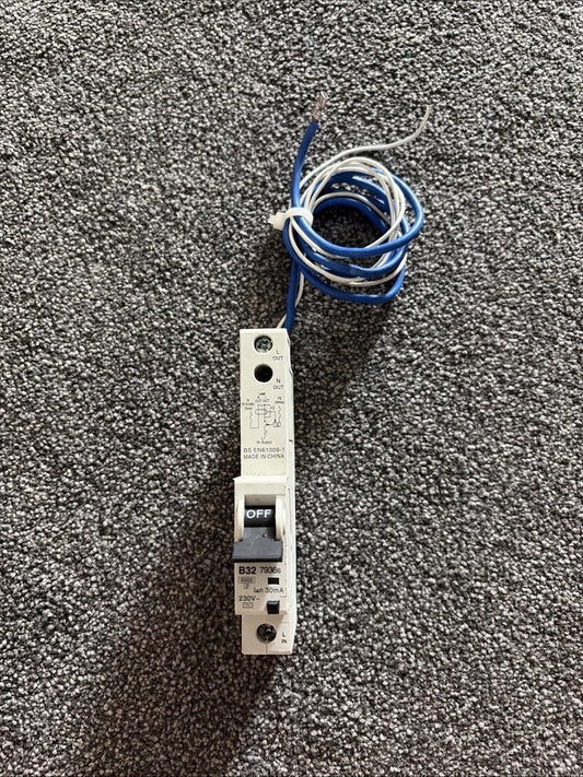 MK B32 32 AMP CURVE B 6kA 30mA RCBO TYPE AC SENTRY 7936s - Honeywell