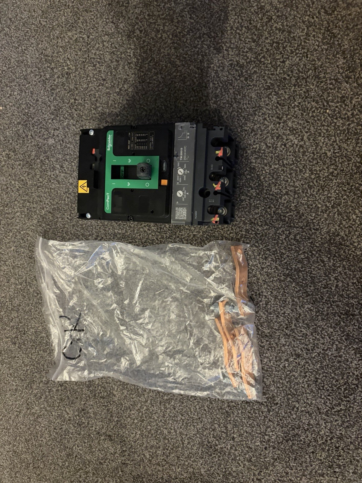 Schneider ComPacT NSX250H C25H3TM250 250A TM250D 3 Pole MCCB Circuit Breaker